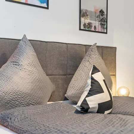 Anytime - Greta In Am Bodensee