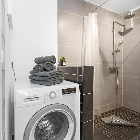 Anytime - Greta In Am Bodensee * Friedrichshafen