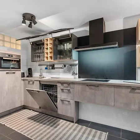 Anytime - Greta In Am Bodensee